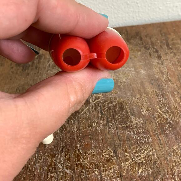 Vintage Red White Plastic All-in-One Salt & Pepper shakers MCM Made in USA - Picture 5 of 7